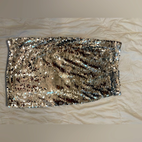 Silver sequined midi skirt - Picture 2 of 5